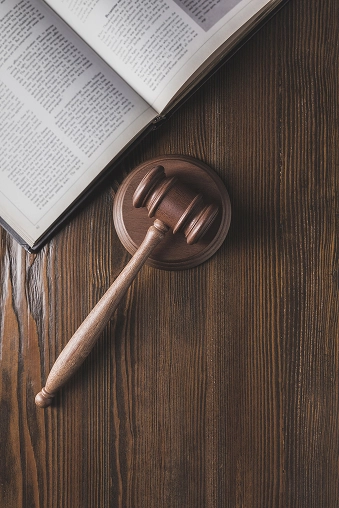 需要刑事律師協助嗎 與律師面對面法律諮詢討論詐欺毒品案件辯護策略 謙聖國際法律事務所